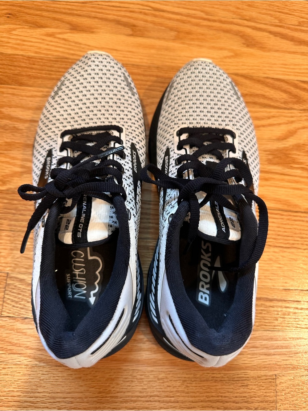 Brooks women Athletic Running Shoes - White & Black - Picture 3 of 7